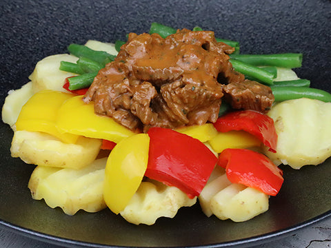 Rinds-Davidov mit Kartoffeln und Gemüse