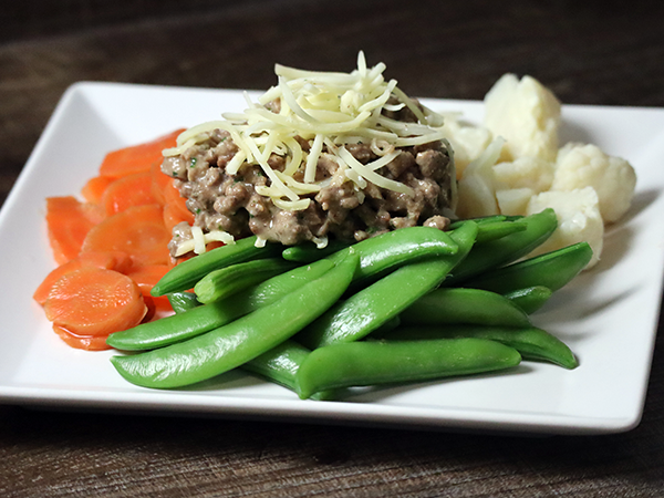 Ghackts mit Gemüsevariation und Käse