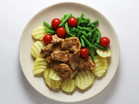 Poulet-Ragout mit Kartoffeln und Gemüse