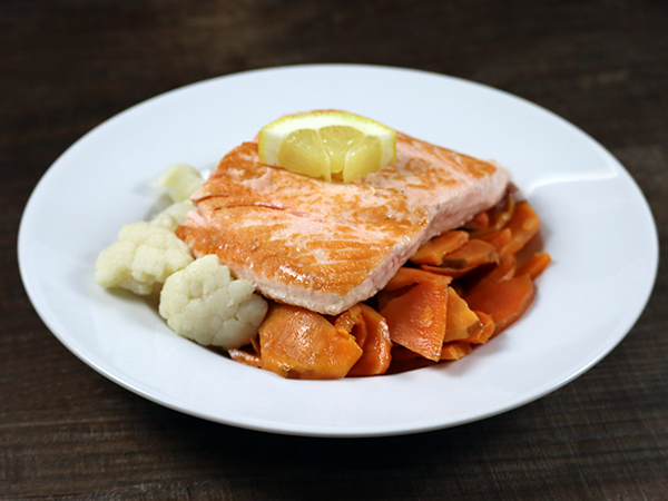 Süsskartoffeln mit Lachs und Blumenkohl