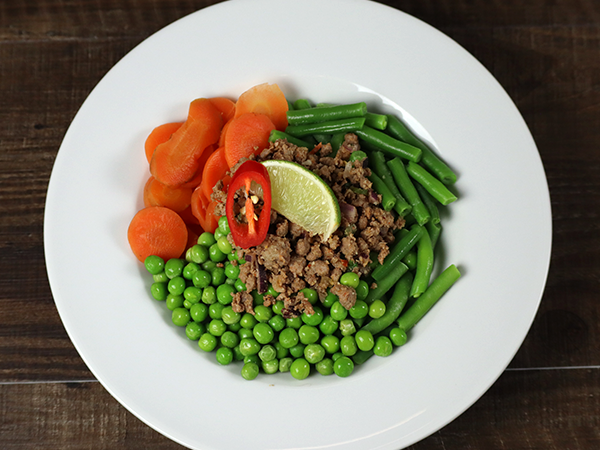 Rinds-Larb mit Gemüsevariation