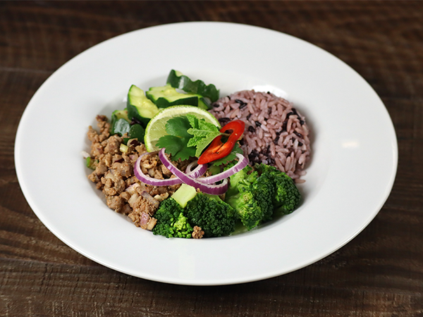 Rinds-Larb mit Jasminreis-Mix und Gemüse 1