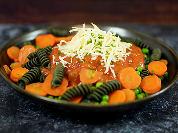 Spiru-Pasta an Tomatensauce, Gemüse und Käse 2