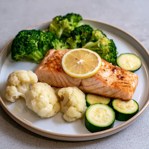 Stoffwechsel: Lachs und Gemüse