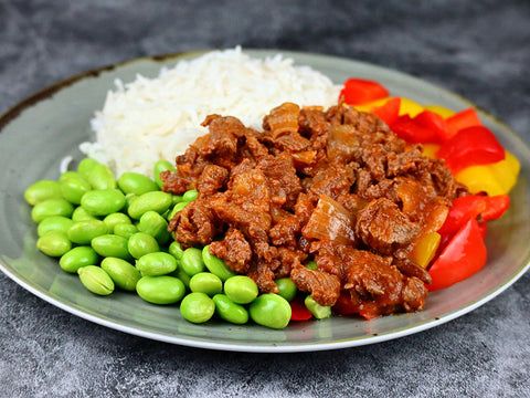 Bangkok-Beef mit Basmatireis, Edamame und Peperoni