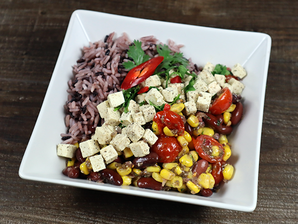 Burrito-Bowl mit Tofu und Jasminreis-Mix