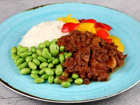 Bangkok-Beef mit Kokosreis, Edamame und Peperoni