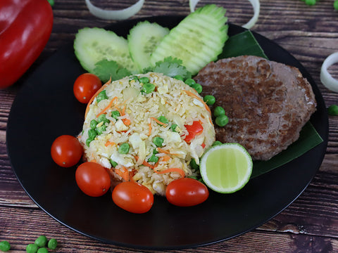 Rindsburger auf gebratenem Reis