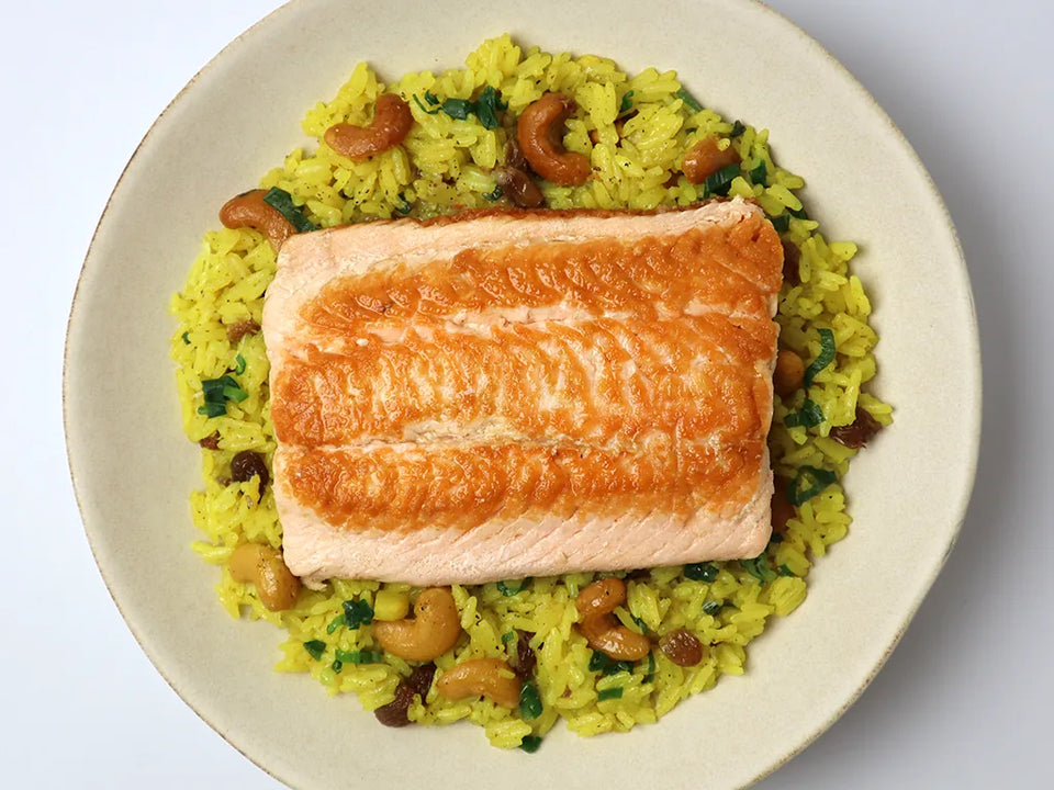 Ananas-Reis mit Lachs