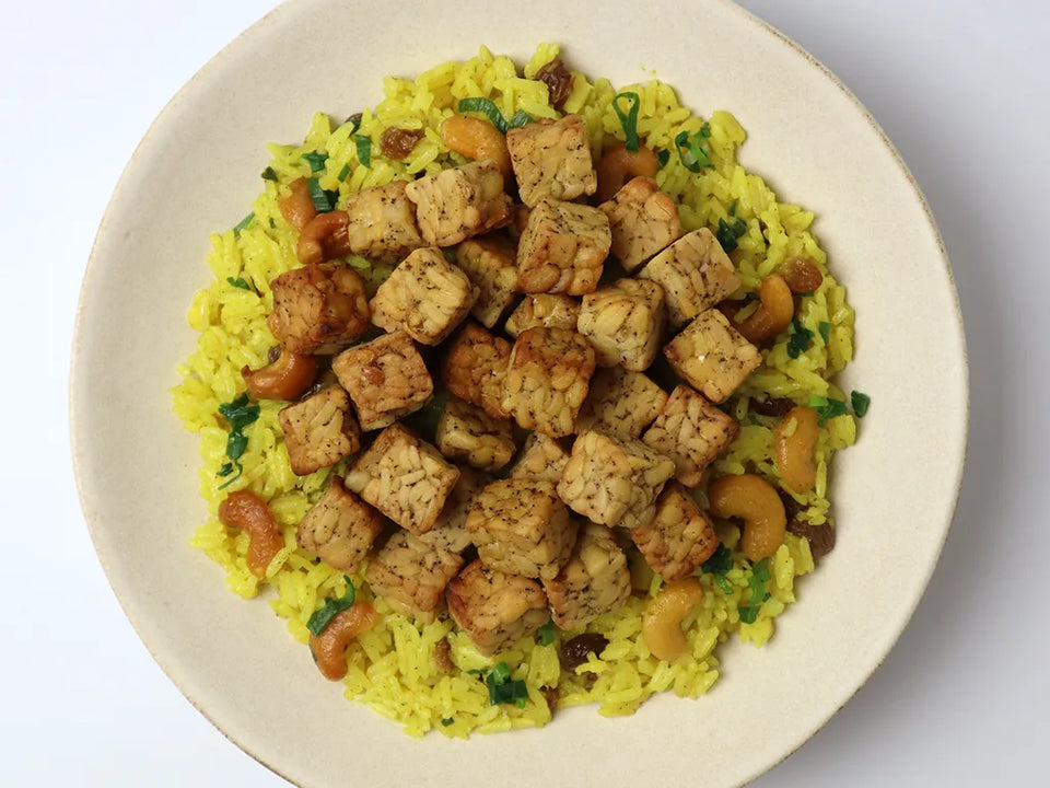Ananas-Reis mit Tempeh