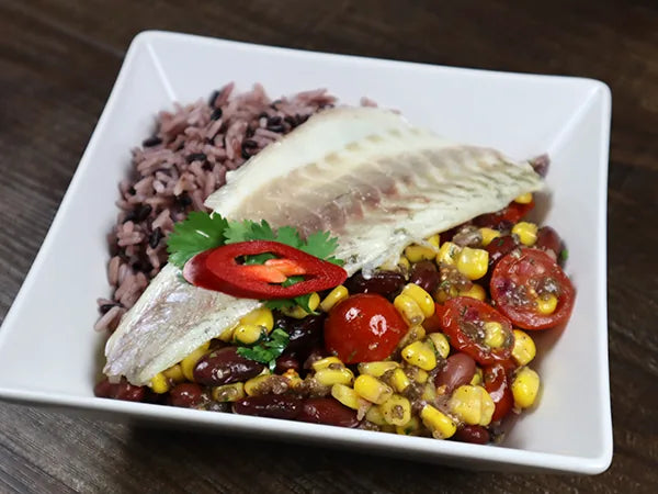 Burrito-Bowl mit Wolfsbarsch und Jasminreis-Mix