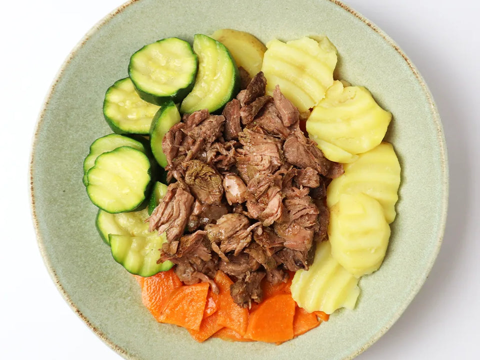 Pulled-Beef mit Kartoffel-Duo und Zucchetti