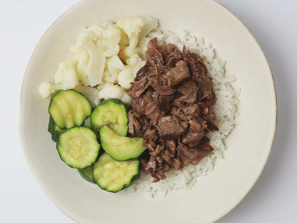 Pulled-Beef mit Kokosreis und Gemüse