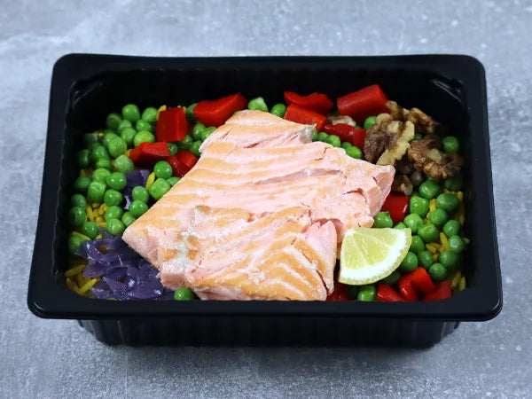 Rastafari-Reis mit Lachs