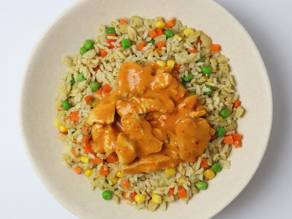Rotes Curry Poulet mit gebratenem Reis