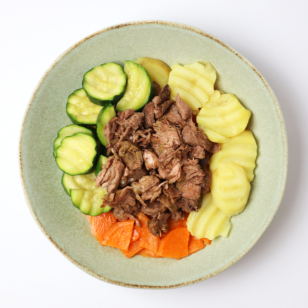 Pulled-Beef mit Kartoffel-Duo und Zucchetti