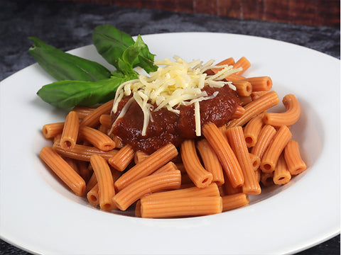 Fusilli an Tomatensauce und Käse