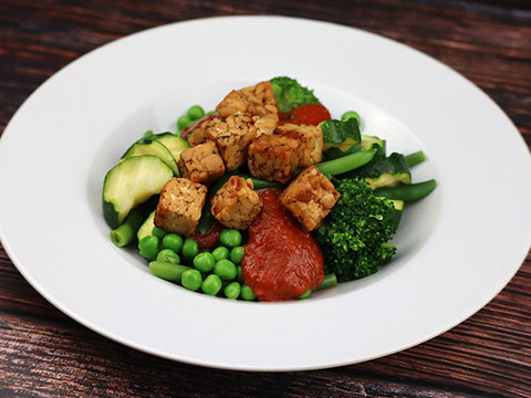 Tempeh à la "Hulk" mit Napoli-Sauce